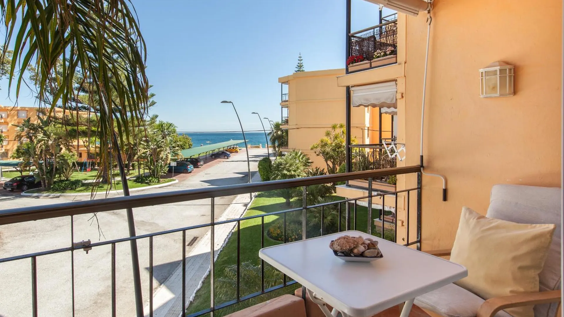 Enjoy Playa Bella Apartment Estepona
